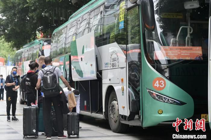 影片讲述了印度少女尹希娅突破歧视与阻挠坚持音乐梦想的励志故事